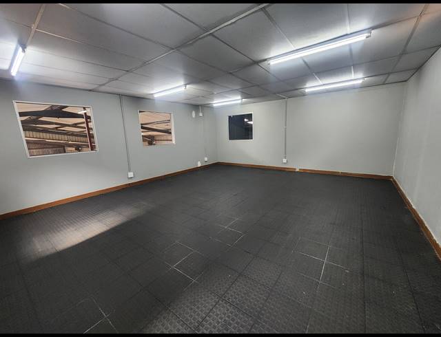 1,800M² WAREHOUSE TO LET IN WADEVILLE